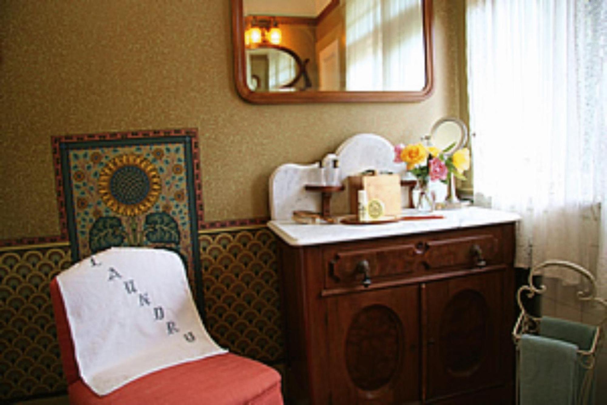 The Jabberwock Bed & Breakfast มอนเทอร์เรย์ ภายนอก รูปภาพ