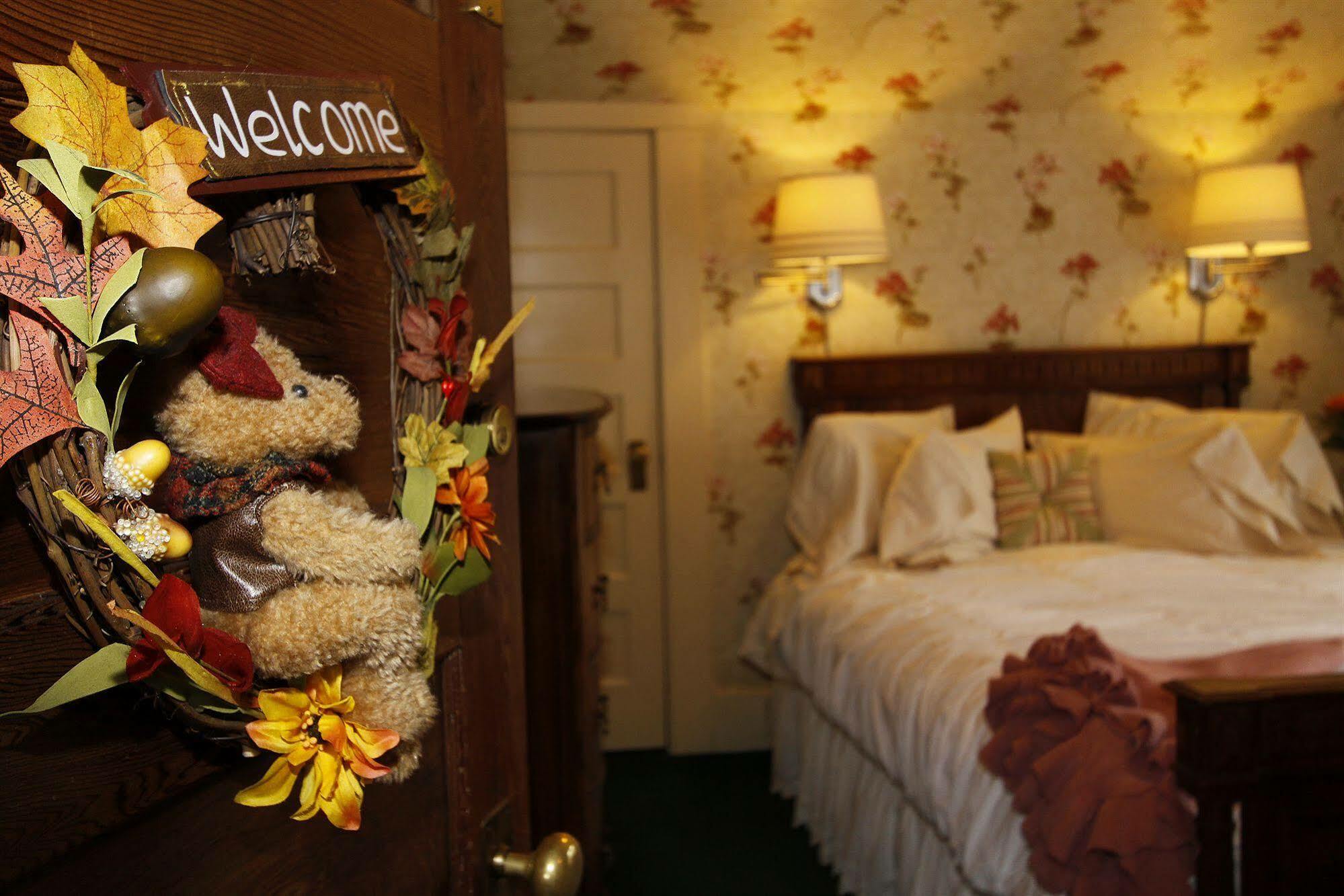 The Jabberwock Bed & Breakfast มอนเทอร์เรย์ ภายนอก รูปภาพ